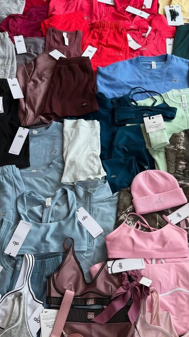 Alo Yoga Apparel Pallet (250 Pieces) wholesale clothing and apparel pallet inventory