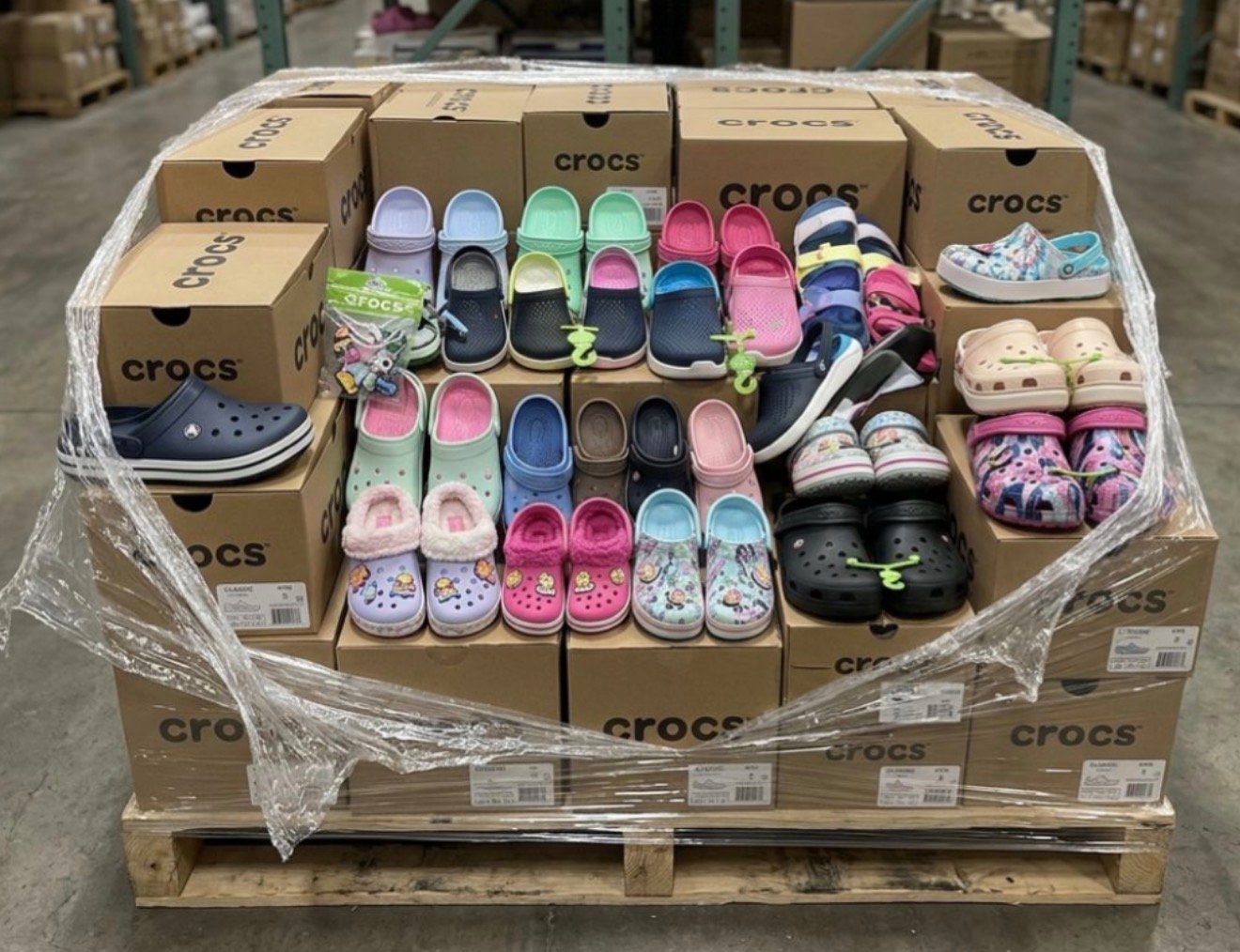 Wholesale Crocs Liquidation Pallet (100–320 Pairs) wholesale clothing and apparel pallet inventory