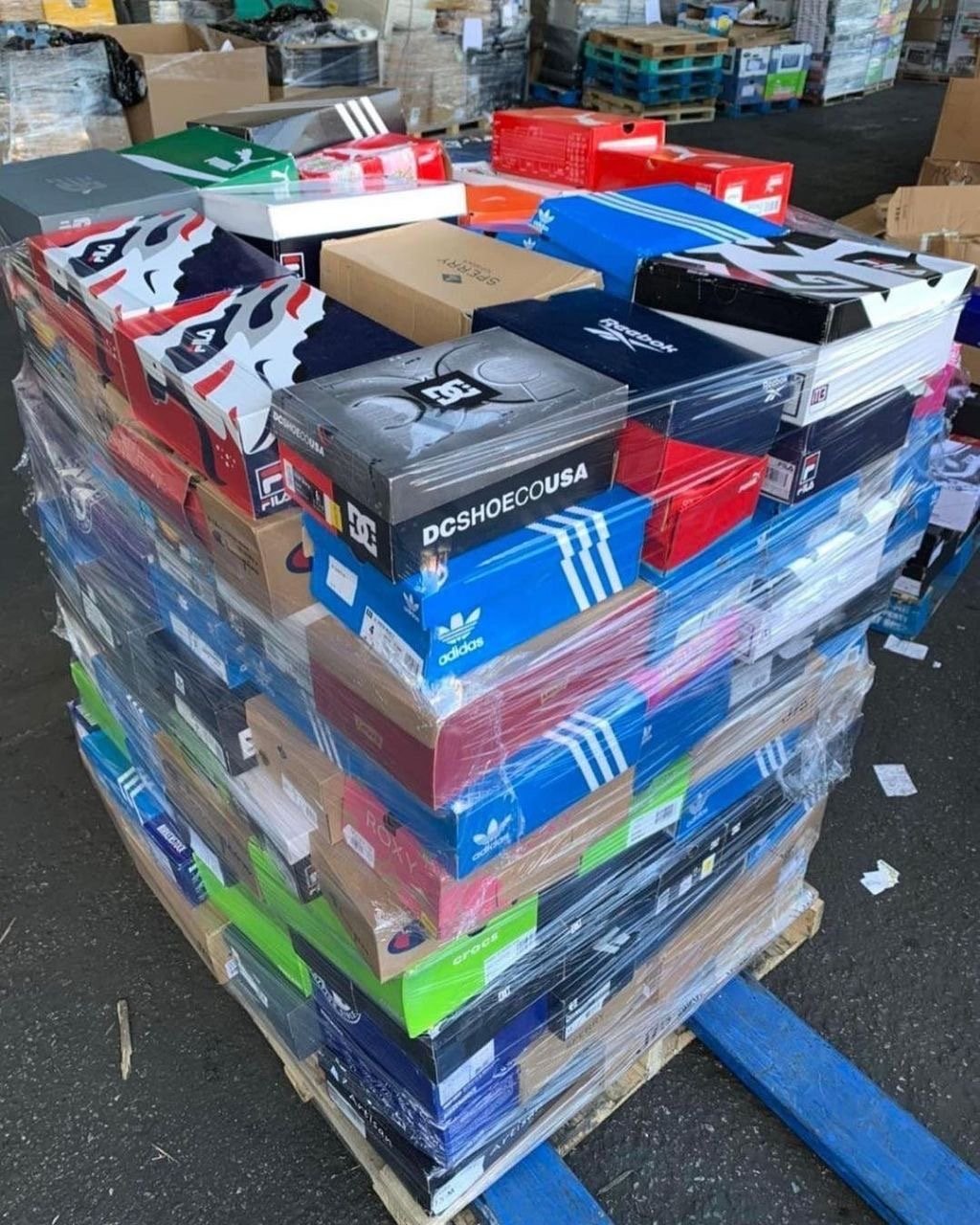 Wholesale apparel and footwear pallet inventory
