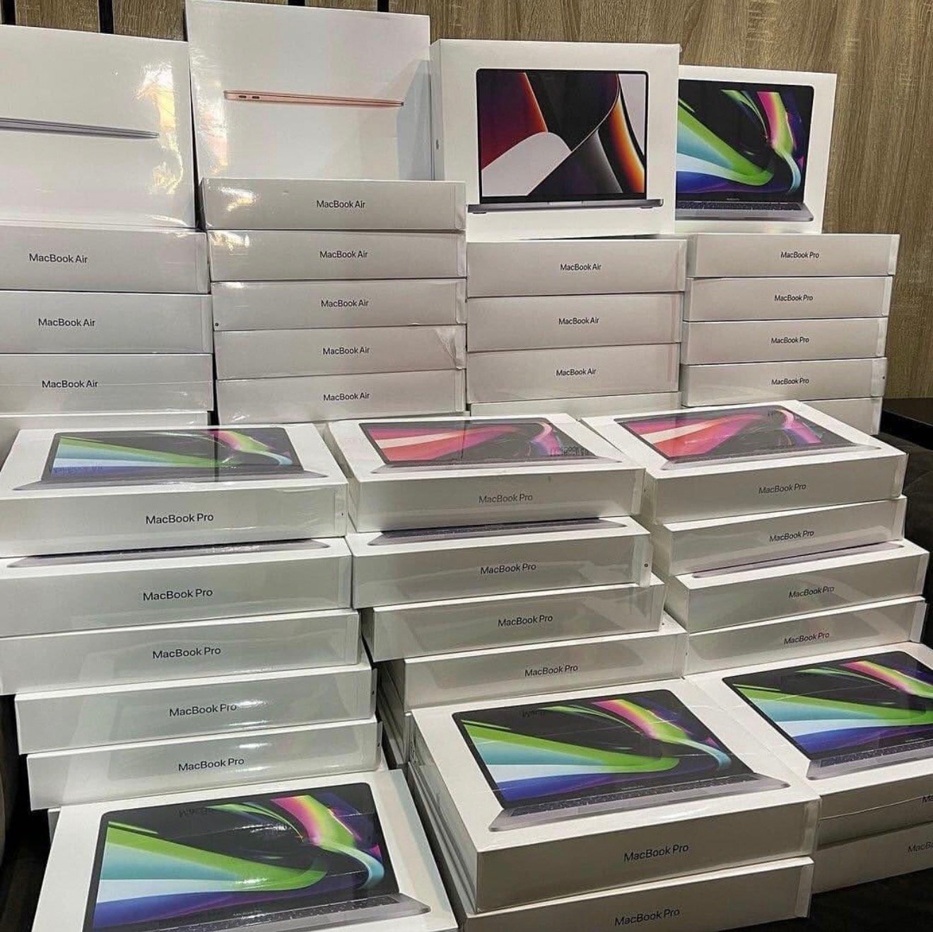 Wholesale MacBook Air & Pro Pallet (15 Pieces) wholesale computer pallet inventory