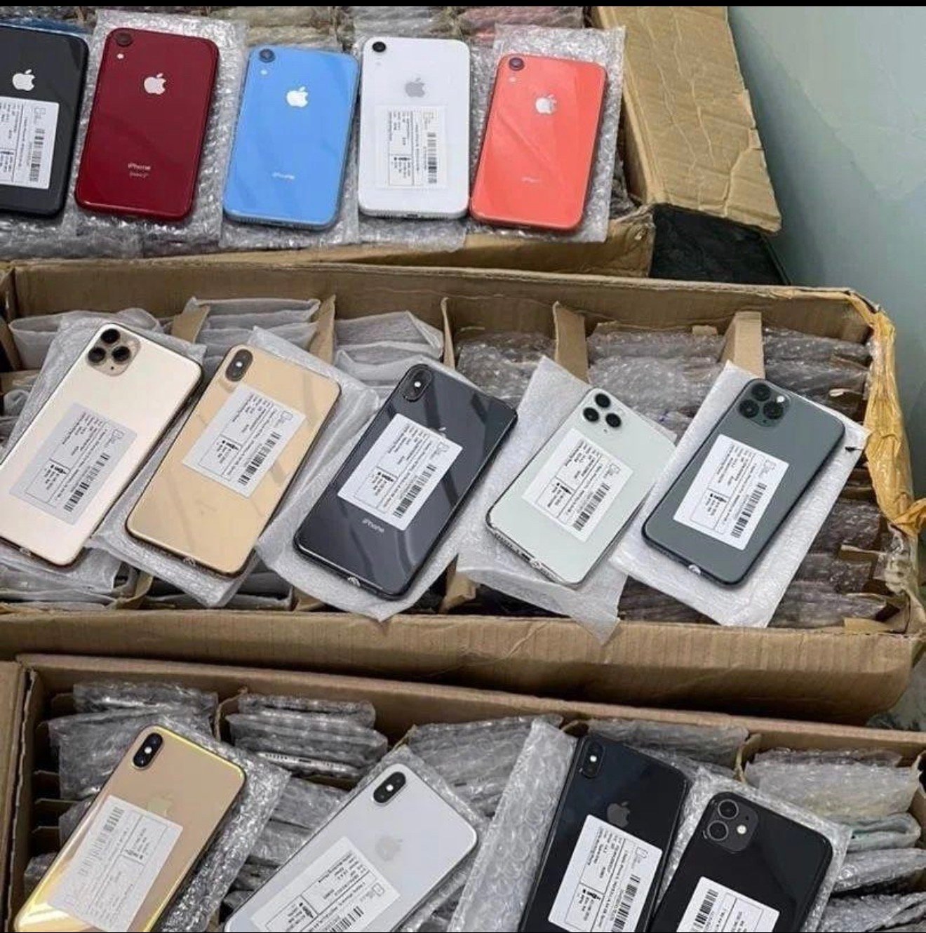 Wholesale iPhone Liquidation Pallet (15 Phones) wholesale phone pallet inventory