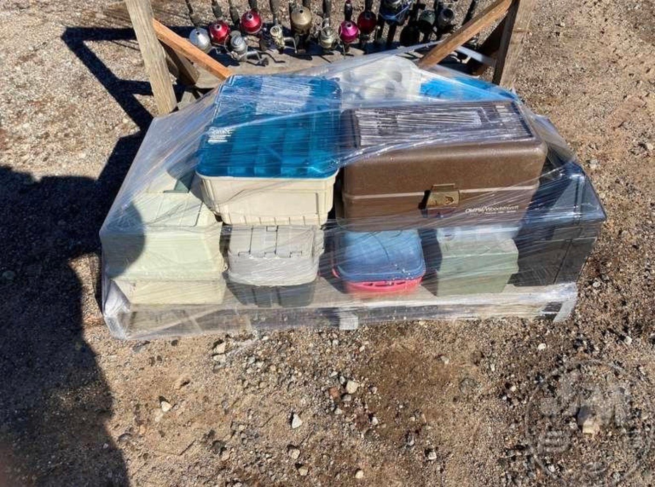 Hunting & Fishing Gear Pallet (190 Pieces) specialty wholesale inventory