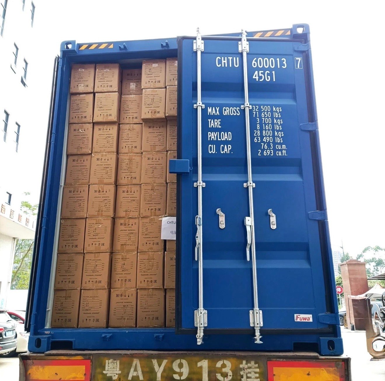 40ft high-cube container load for wholesale merchandise