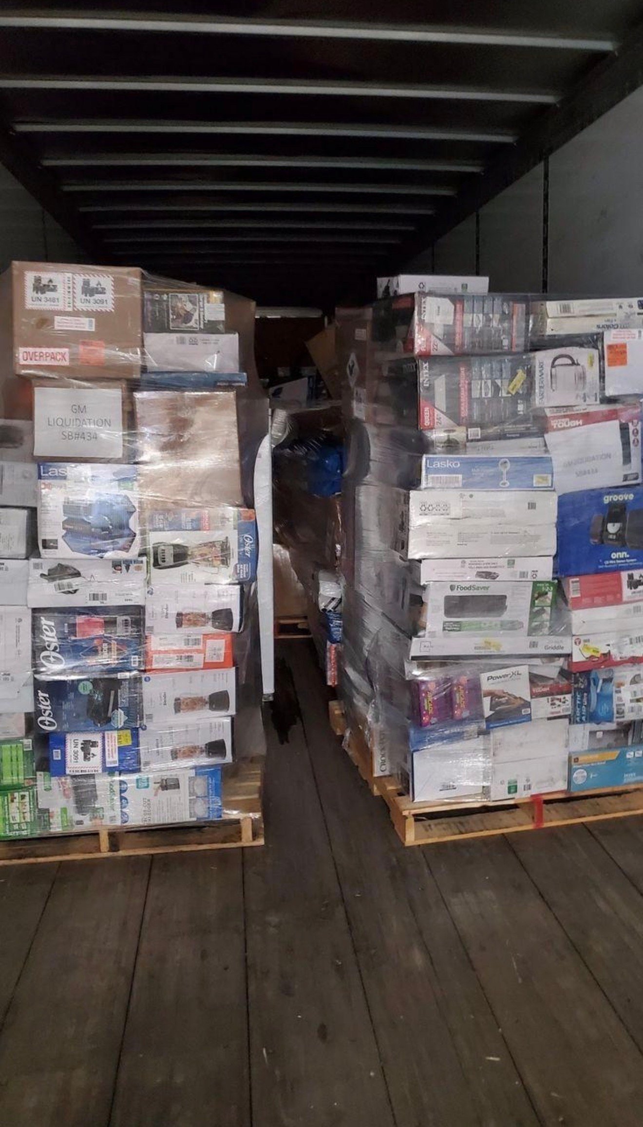 General merchandise liquidation truckload